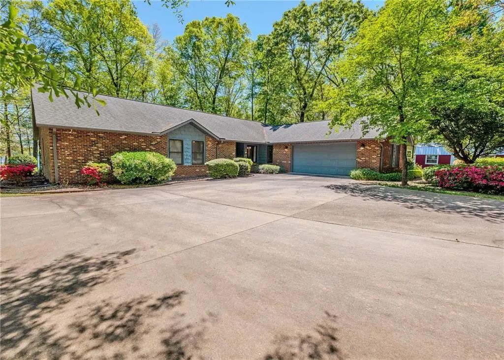 7 Old Oak Trail, Hartwell