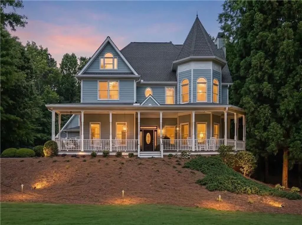 360 Coach House Lane, Milton