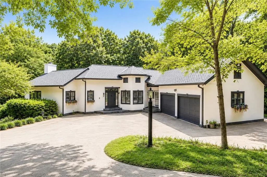 890 Pine Grove Pointe Drive, Roswell