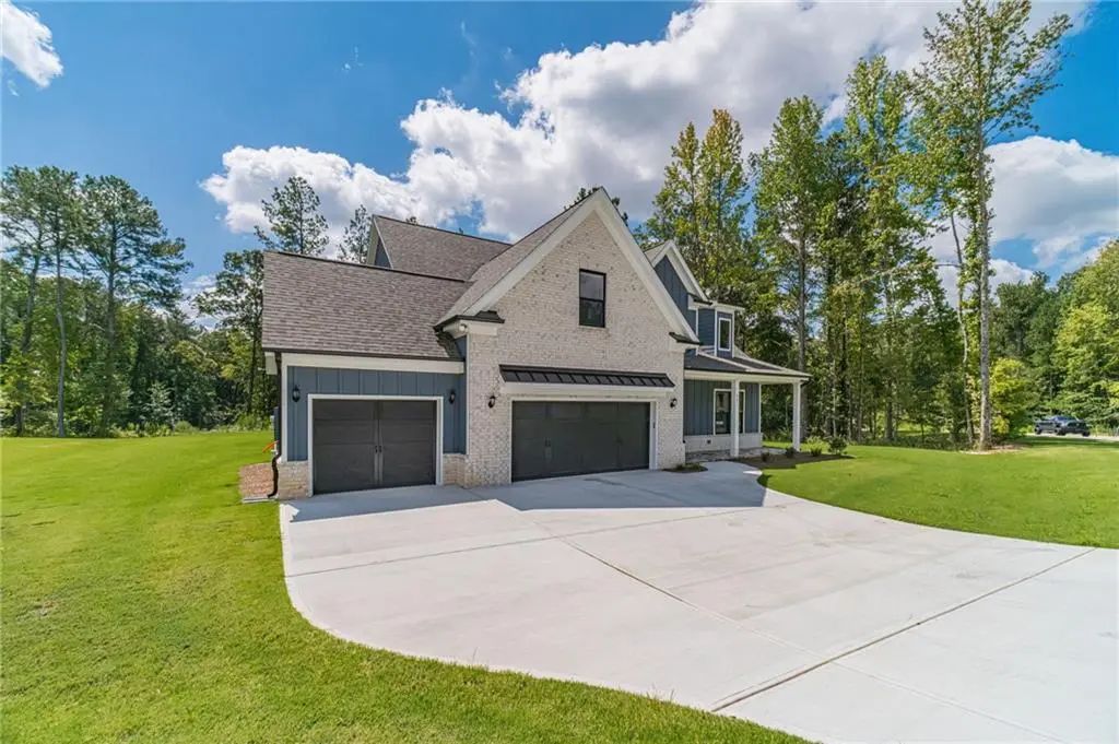 887 Bessie Court, Loganville