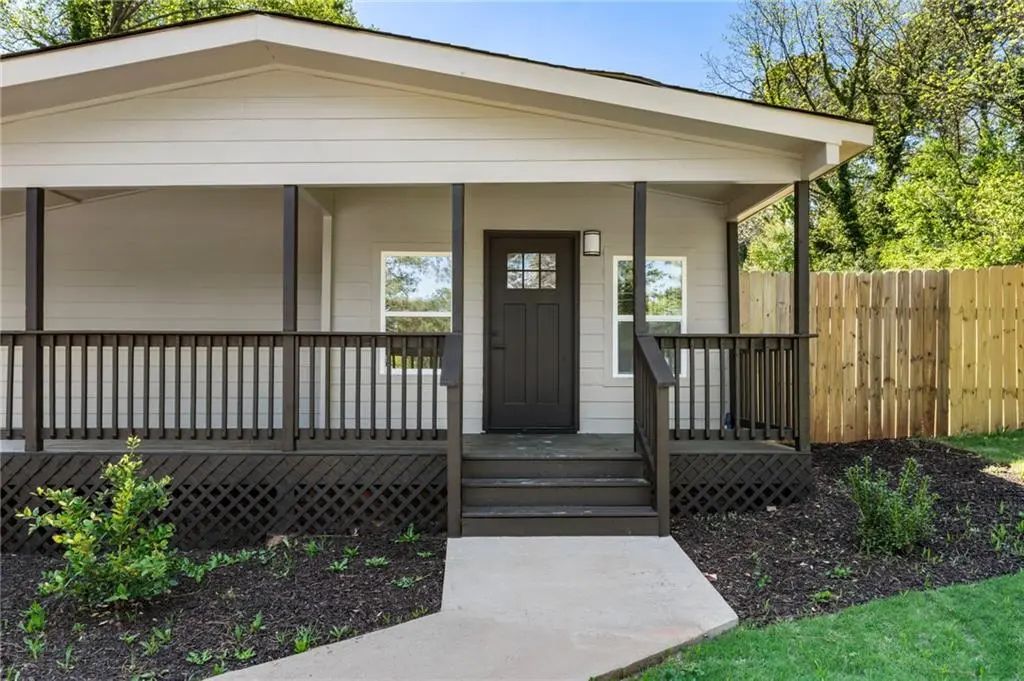 8859 Thomas Road, Jonesboro