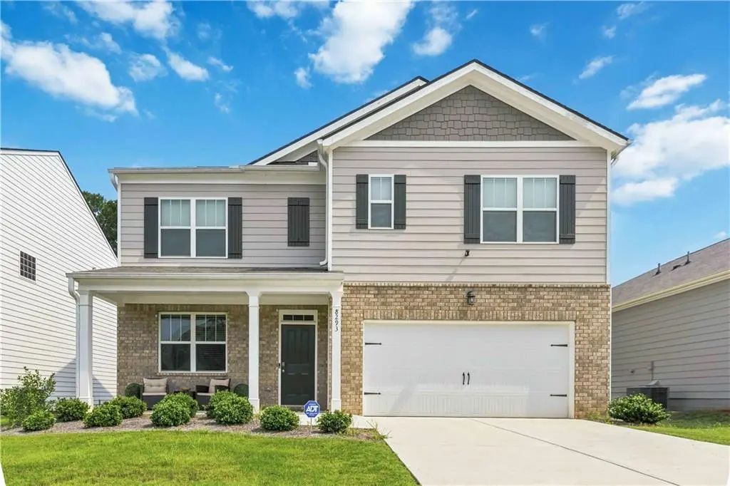 8293 Bluewater Drive, Fairburn