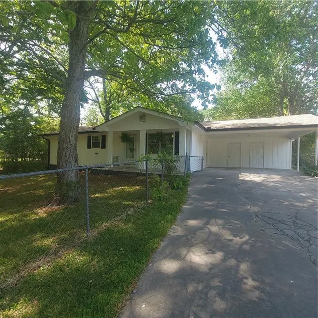 118 Meadows Court, Hiram