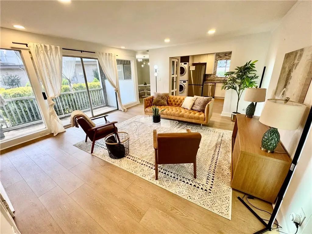 Unit 17 - 346 Carpenter Drive, Atlanta