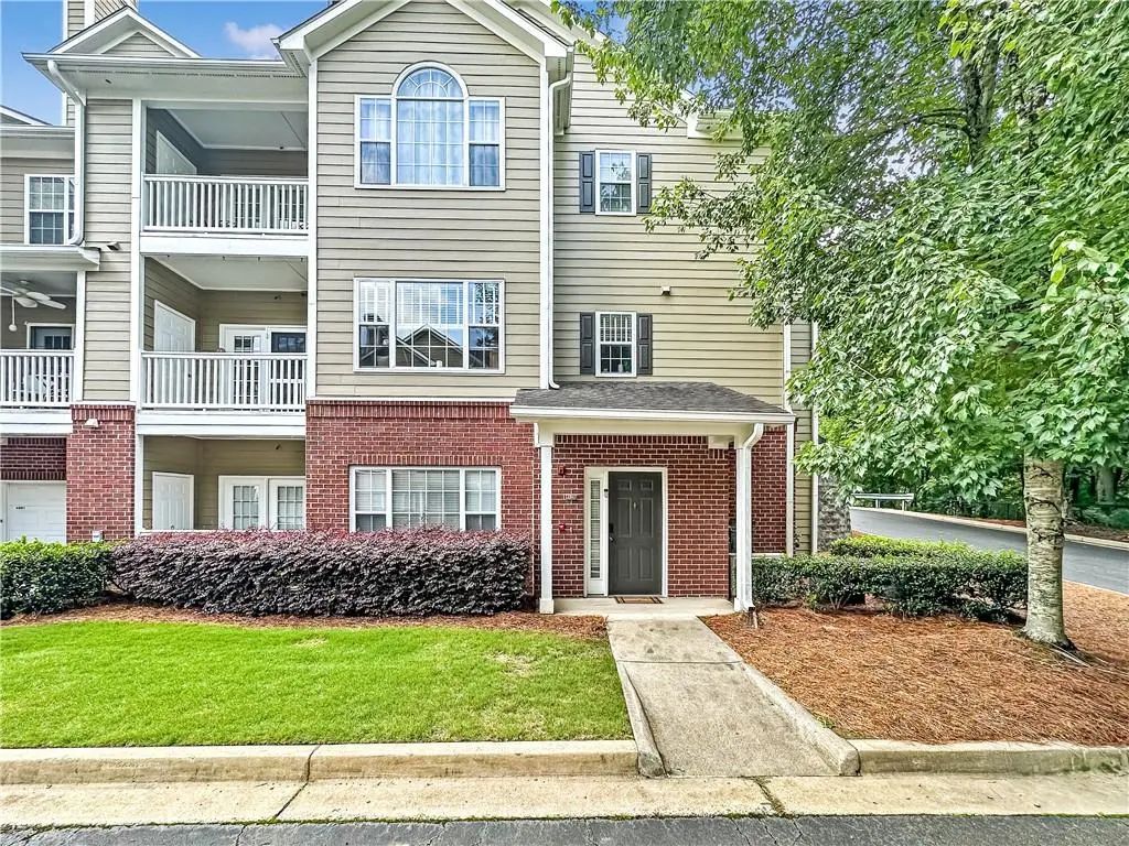 4001 Woodland Lane, Alpharetta