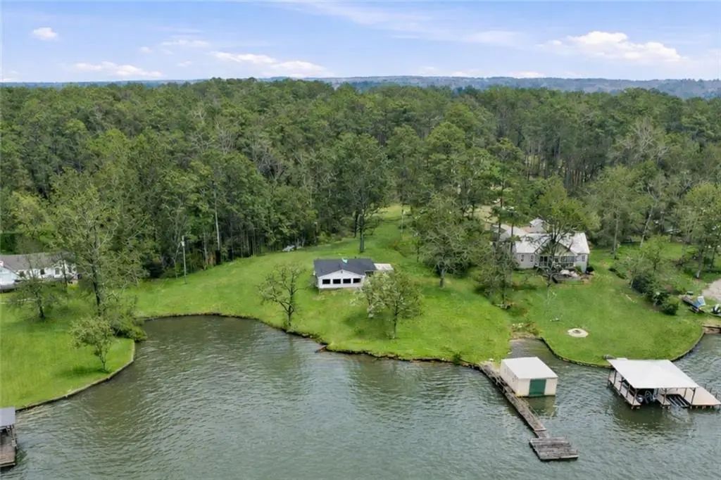 170 Waters Bridge Circle, Covington