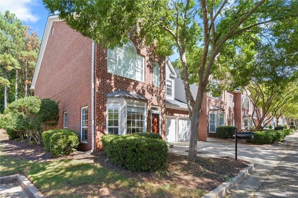 9000 Lexington Drive, Roswell