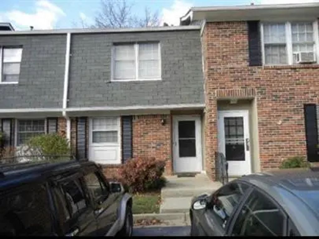 Unit B - 2040 Kings Gate Circle, Snellville