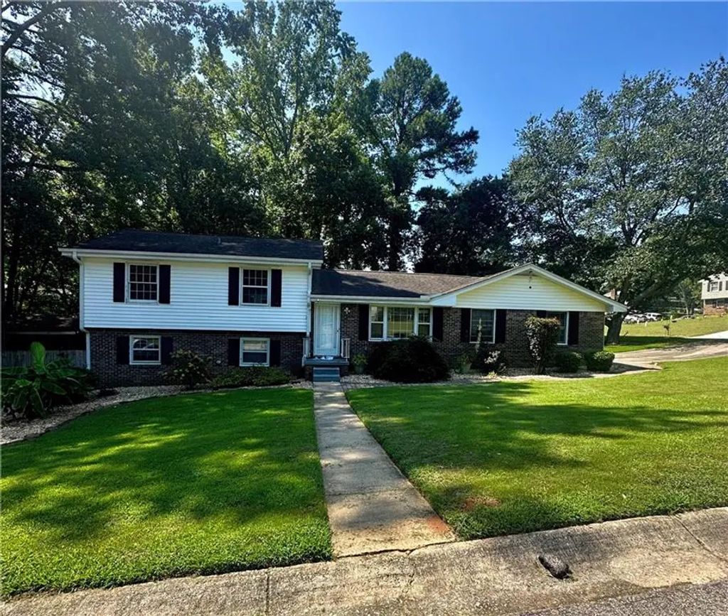 6892 Maddox Road, Morrow