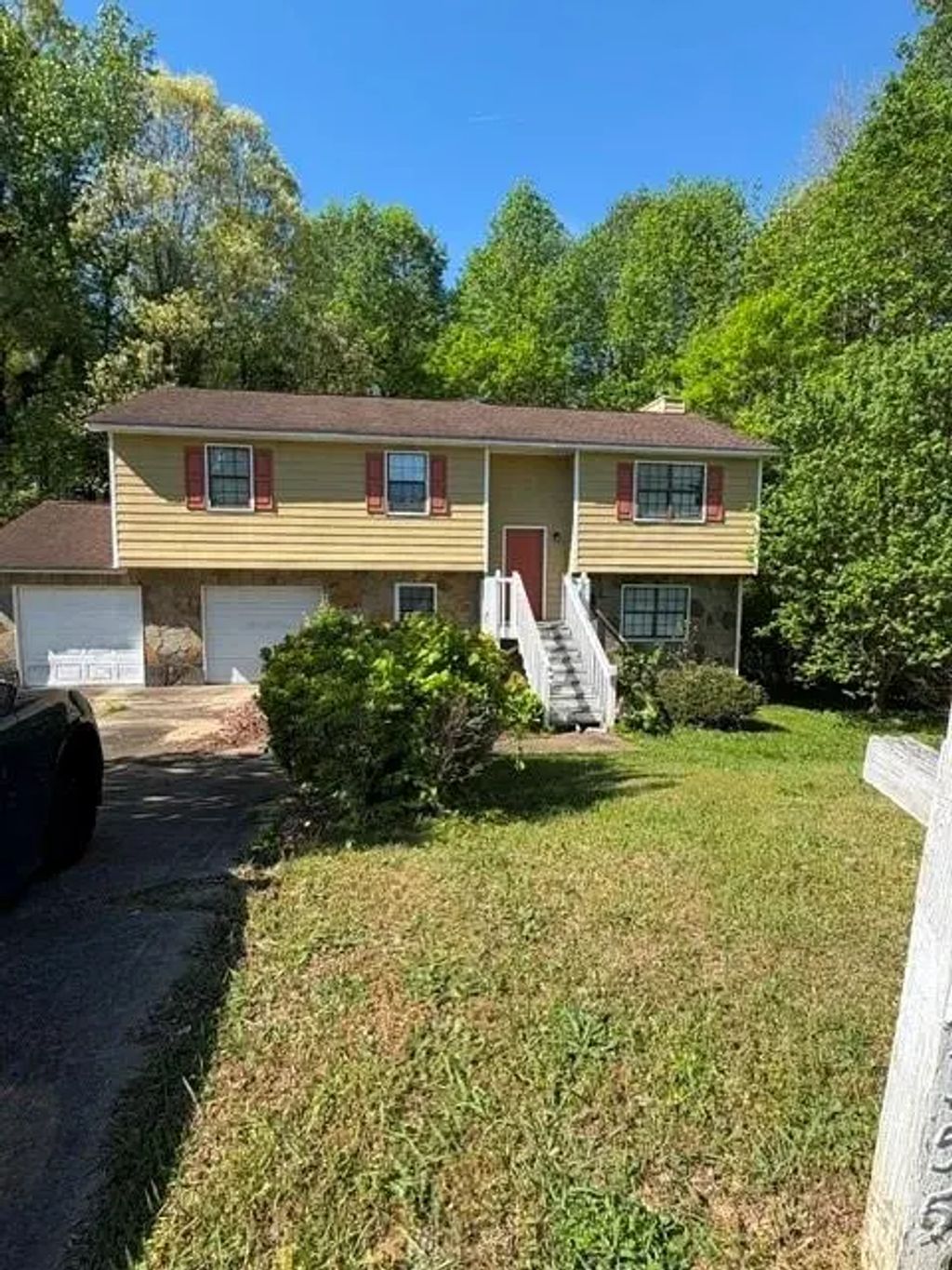 355 Lori Lane, Riverdale