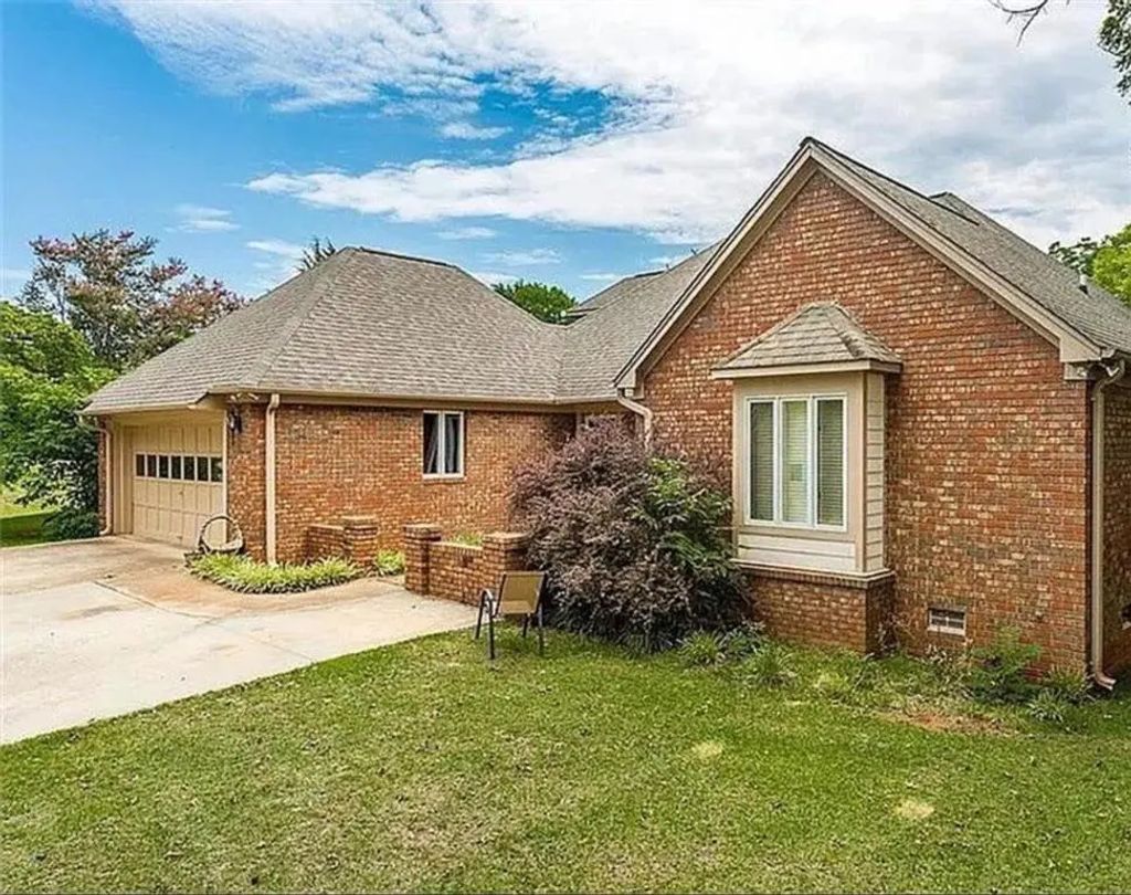 244 Woodridge Way, Royston