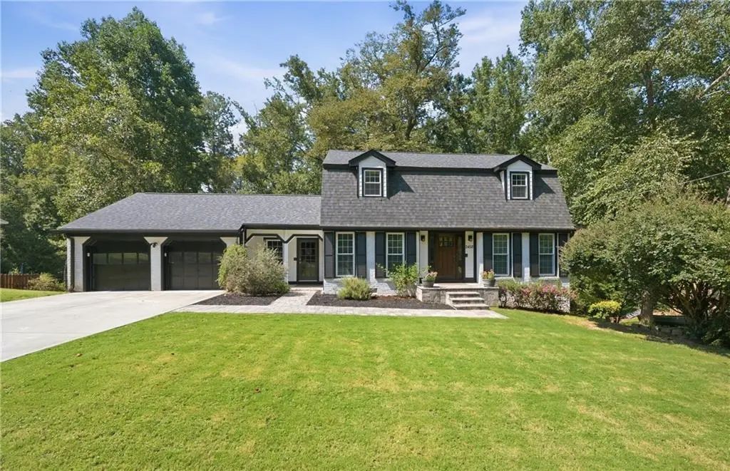 2458 Fontainebleau Drive, Atlanta