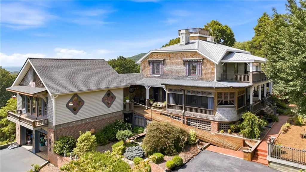 684 Grandview Avenue, Mount Airy
