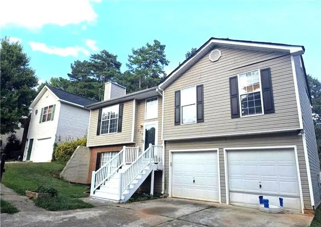 828 Tradd Court, Stone Mountain