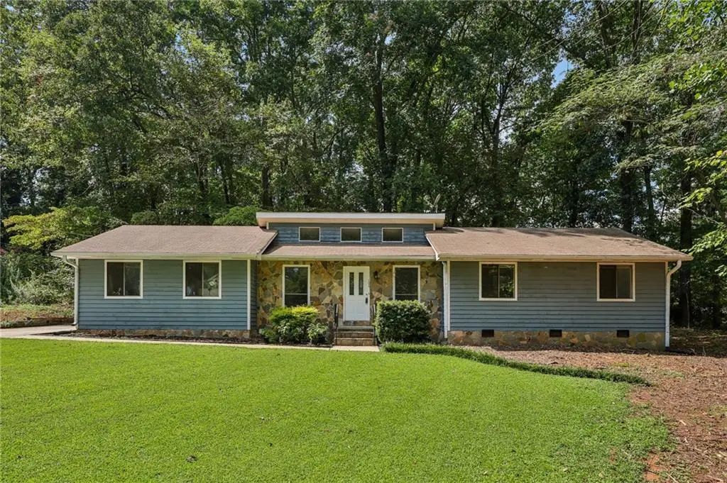 106 Hilltop Circle, Stockbridge