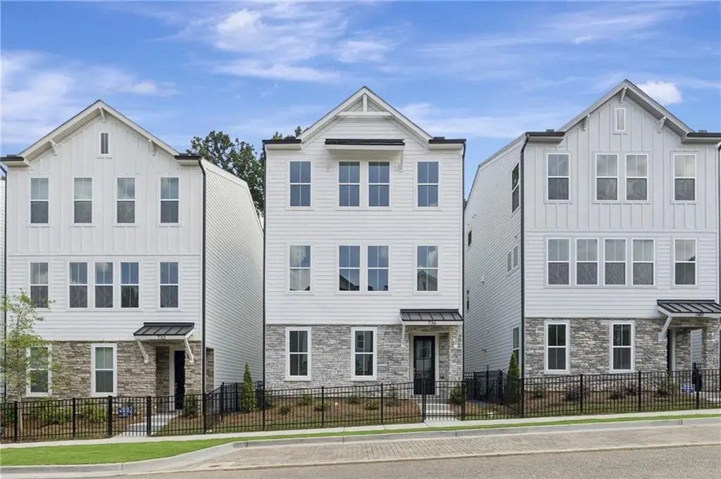 736 Auguste Avenue, Scottdale
