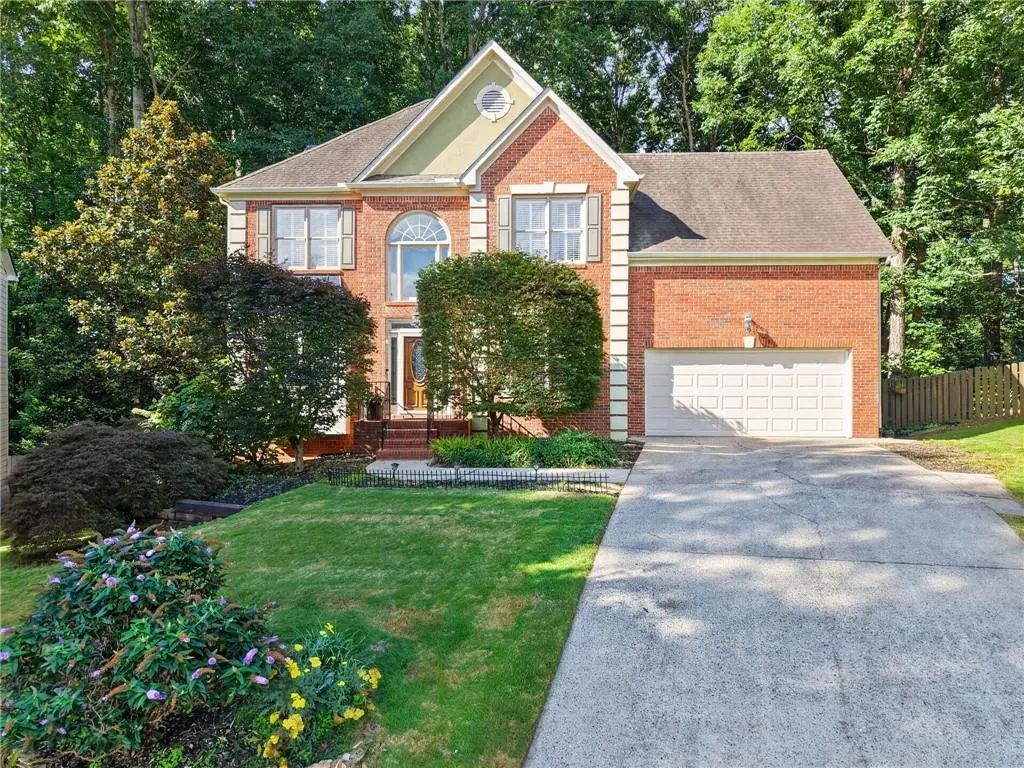 325 Camber Woods Court, Roswell