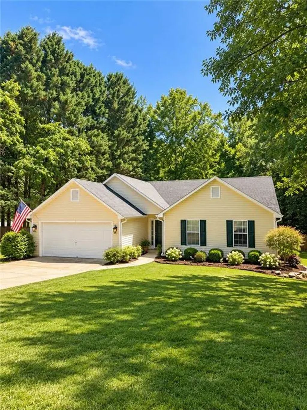176 Flagman Street, Dawsonville
