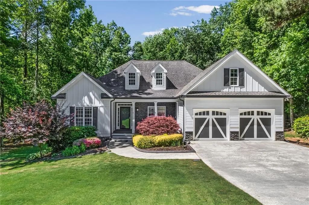 406 Mistflower Court, Ball Ground