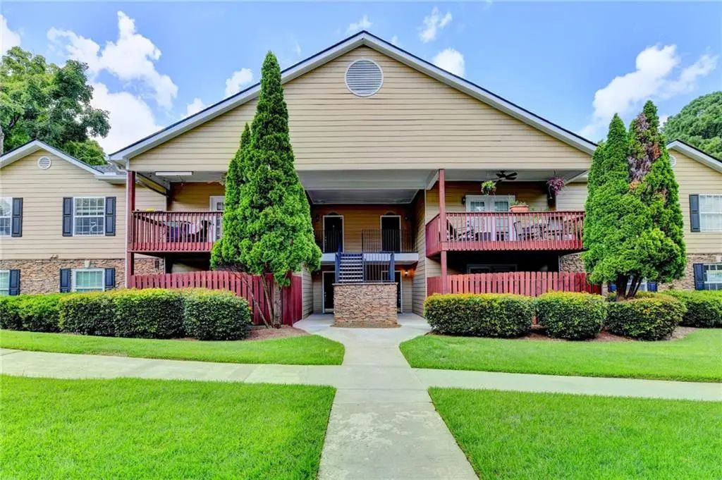 702 Brighton Point, Sandy Springs