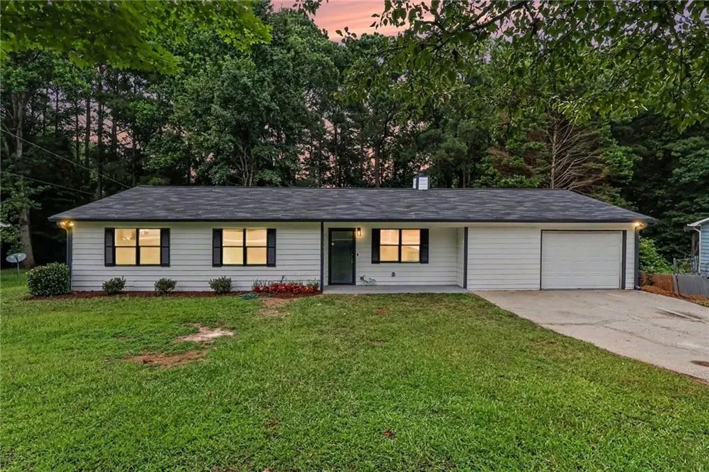 3210 Grand Central Drive, Snellville
