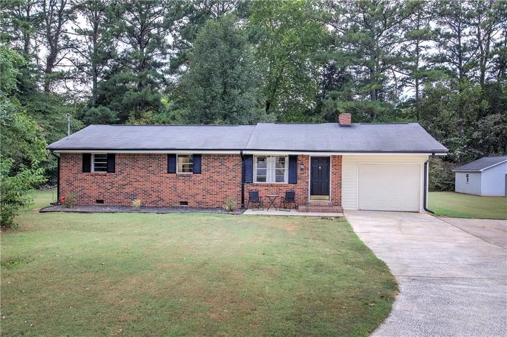 24 Spring Street, Cartersville