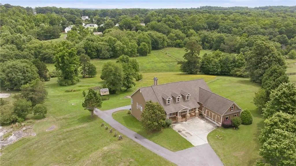 1173 Dee Kennedy Road, Auburn