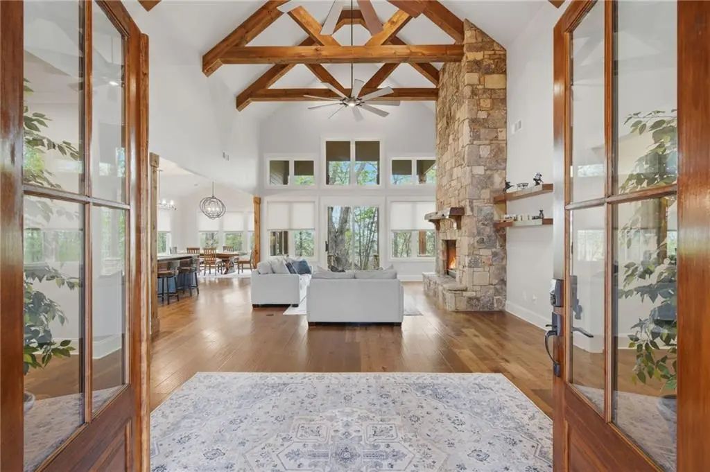 83 Summit Drive W, Big Canoe