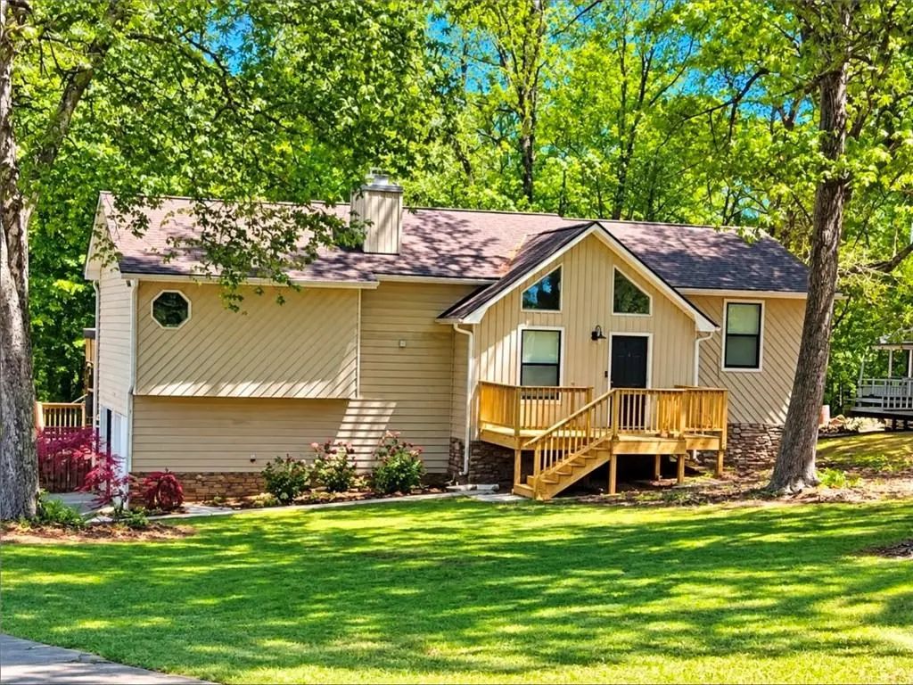 825 Emerald Drive, Powder Springs