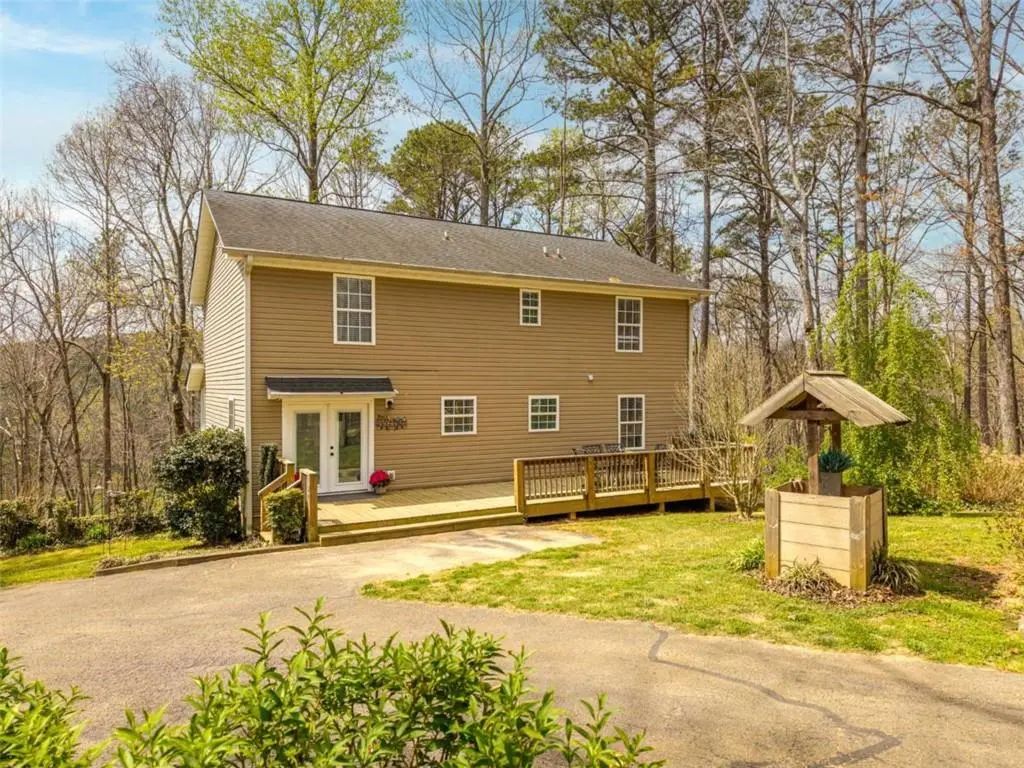 134 Nicholson Lane, Talking Rock
