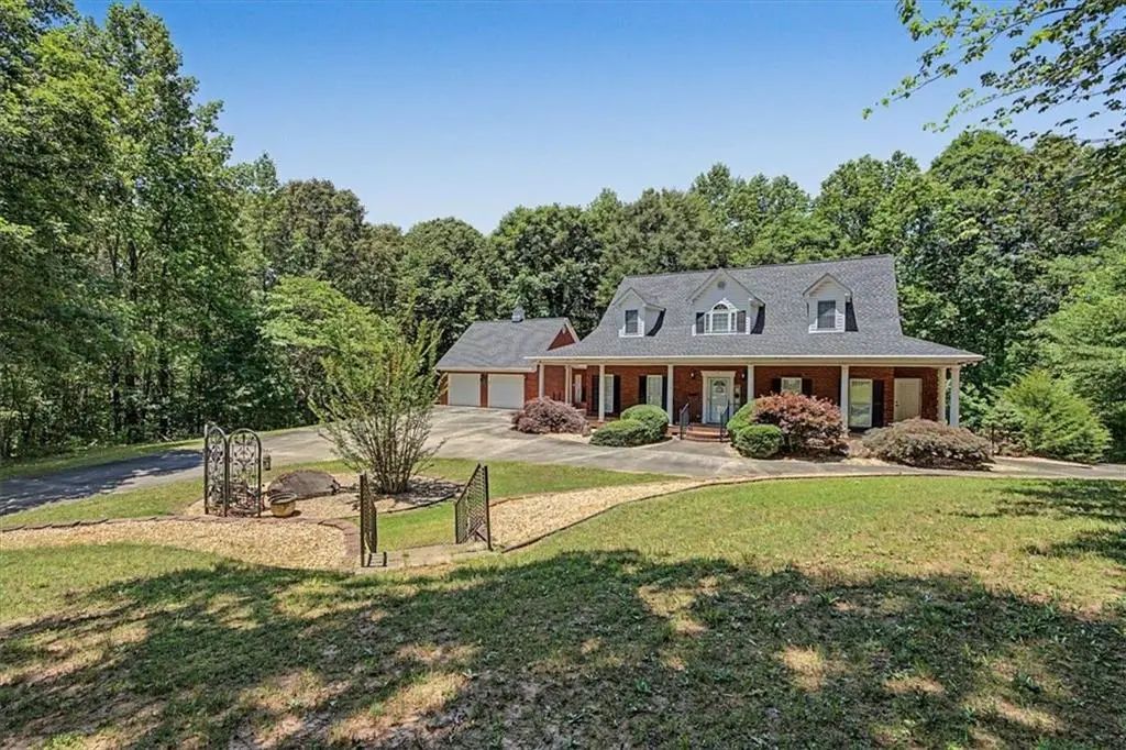 1136 Cole Lake Road, Dallas