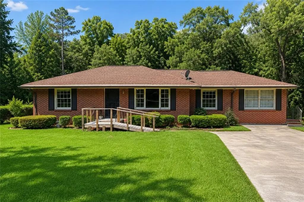 2095 Lilac Lane, Decatur