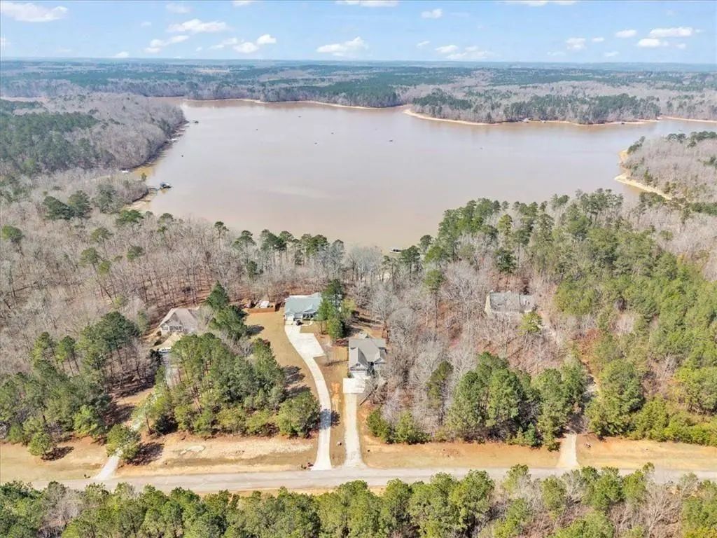 1075 Willow Way, Lincolnton