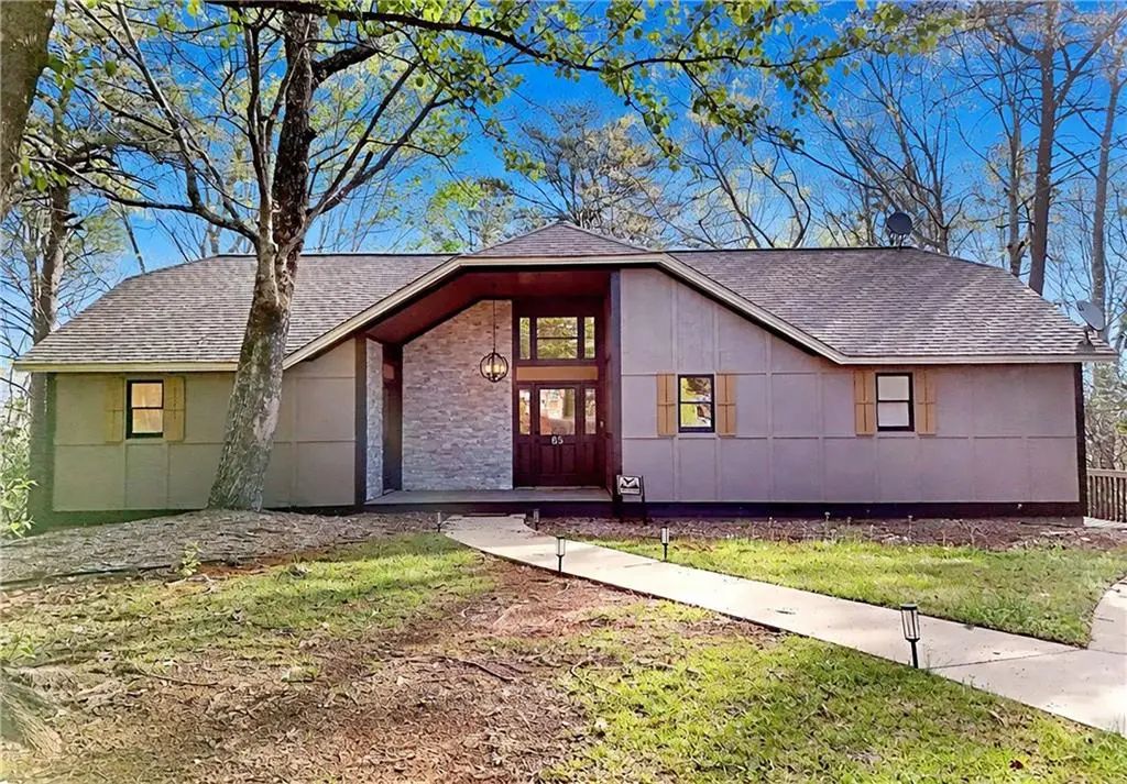 85 International Village Drive, Helen