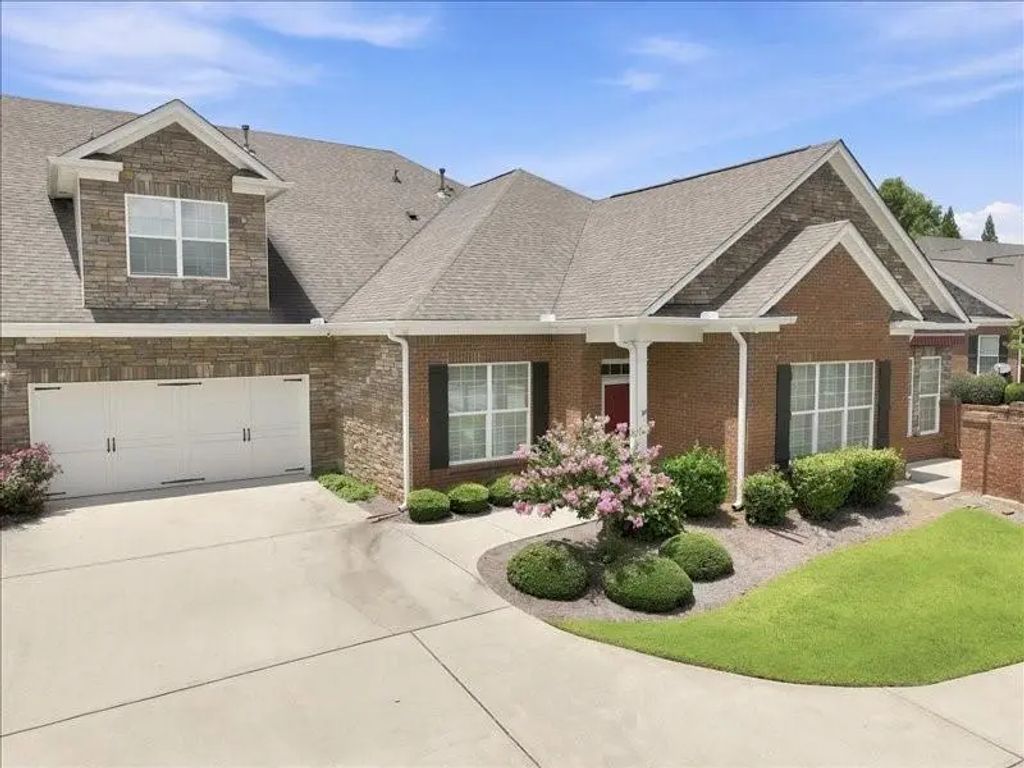 601 Haven Circle, Douglasville