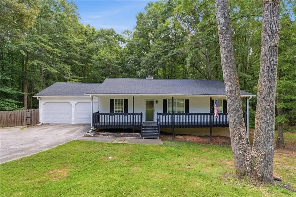 108 Shadow Wood Drive, Douglasville