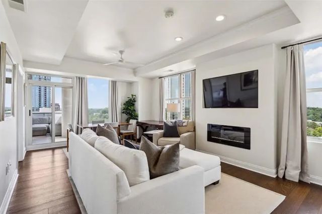 Unit 1005 - 2881 Peachtree Road Ne, Atlanta