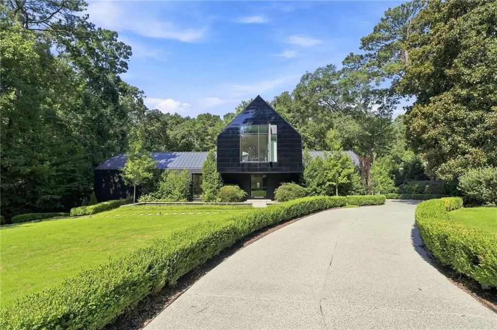 2716 Ridgewood Road Nw, Atlanta