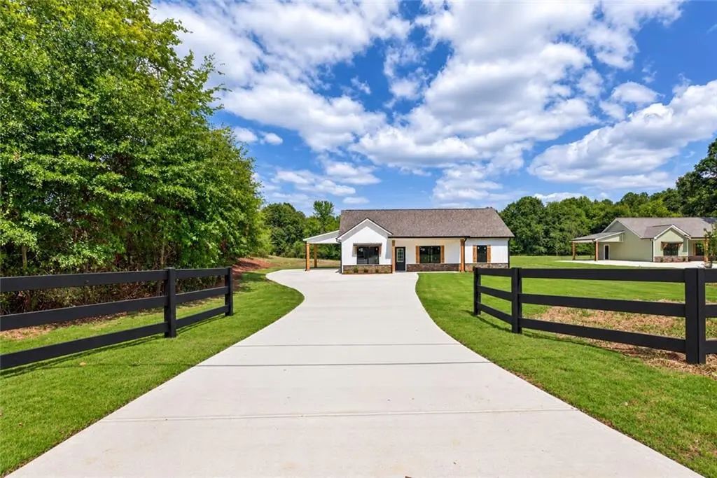 65 Wieuca Way, Cedartown