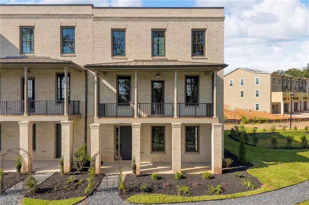1011 Creekside Lane, Cumming