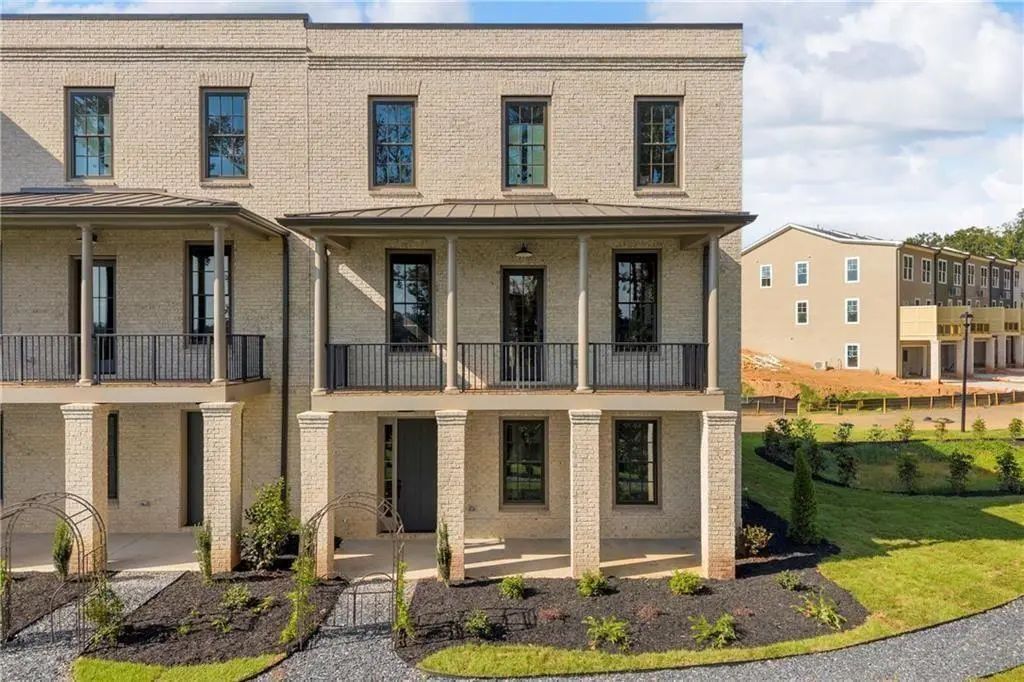 1011 Creekside Lane, Cumming