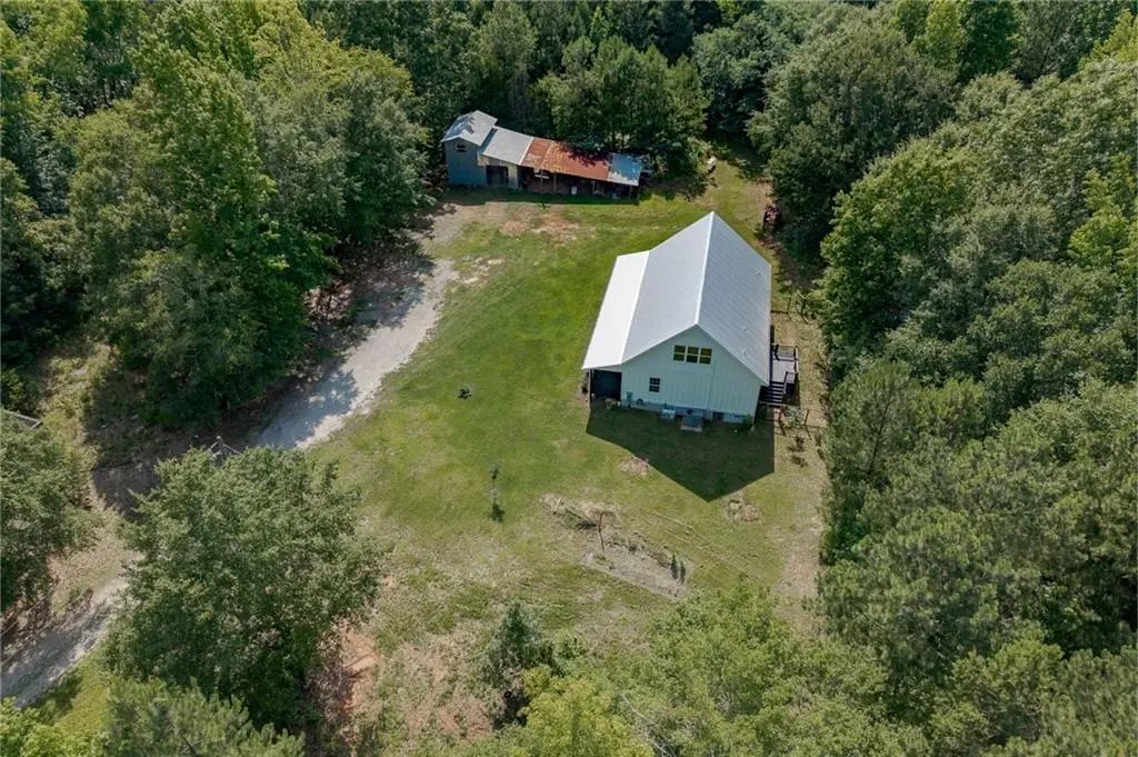 930 James Holcomb Road, Hull