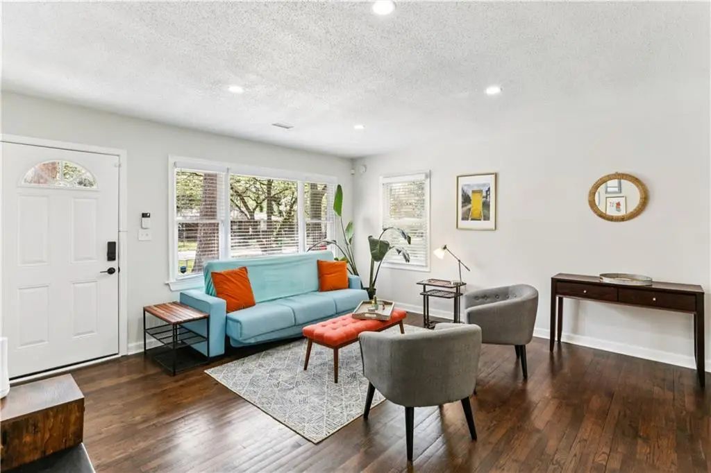 1767 Lynn Lane, Decatur