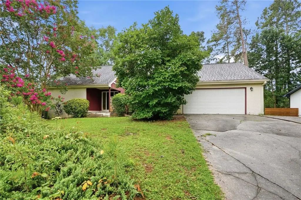 1384 Huntsmen Glen, Riverdale