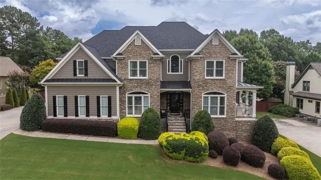 446 Lakeshore Drive, Monroe