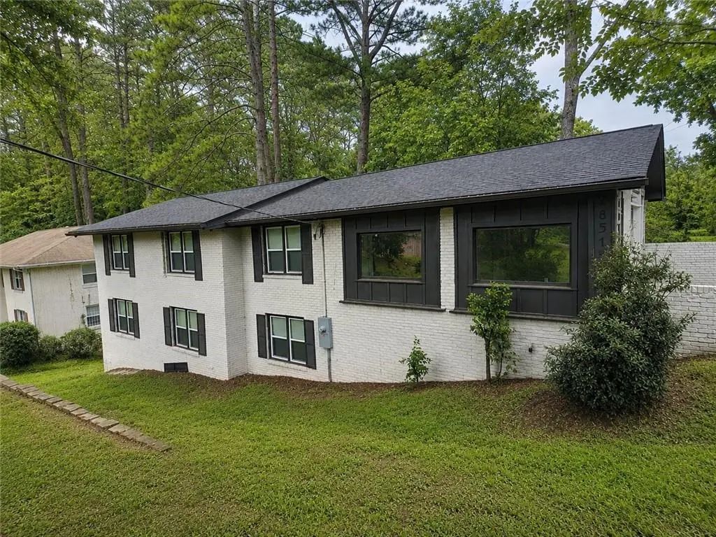 2851 Headland Drive, East Point
