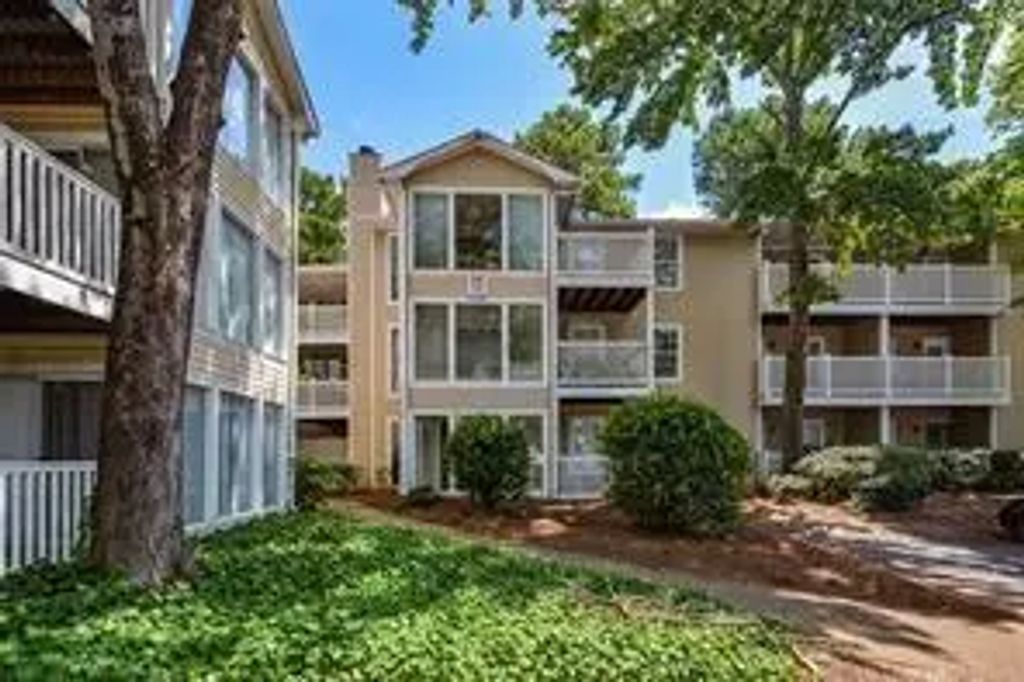 1206 Augusta Drive Se, Marietta