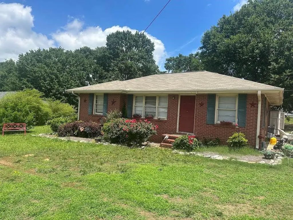 369 W Candler Street, Winder