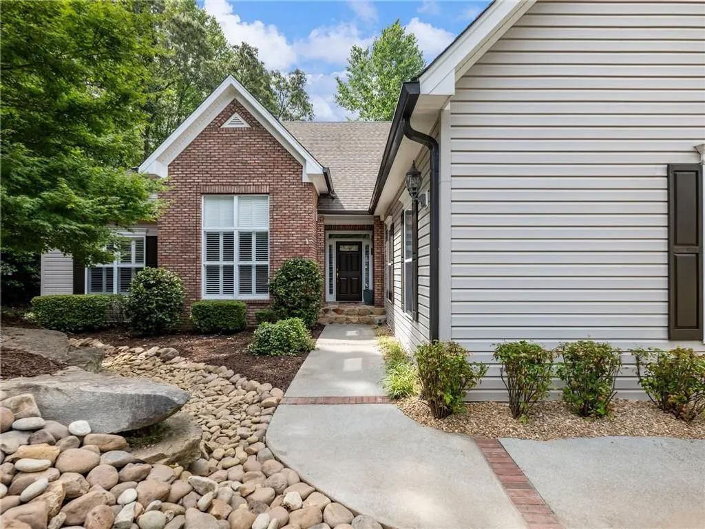 4857 Netherlands Place, Flowery Branch