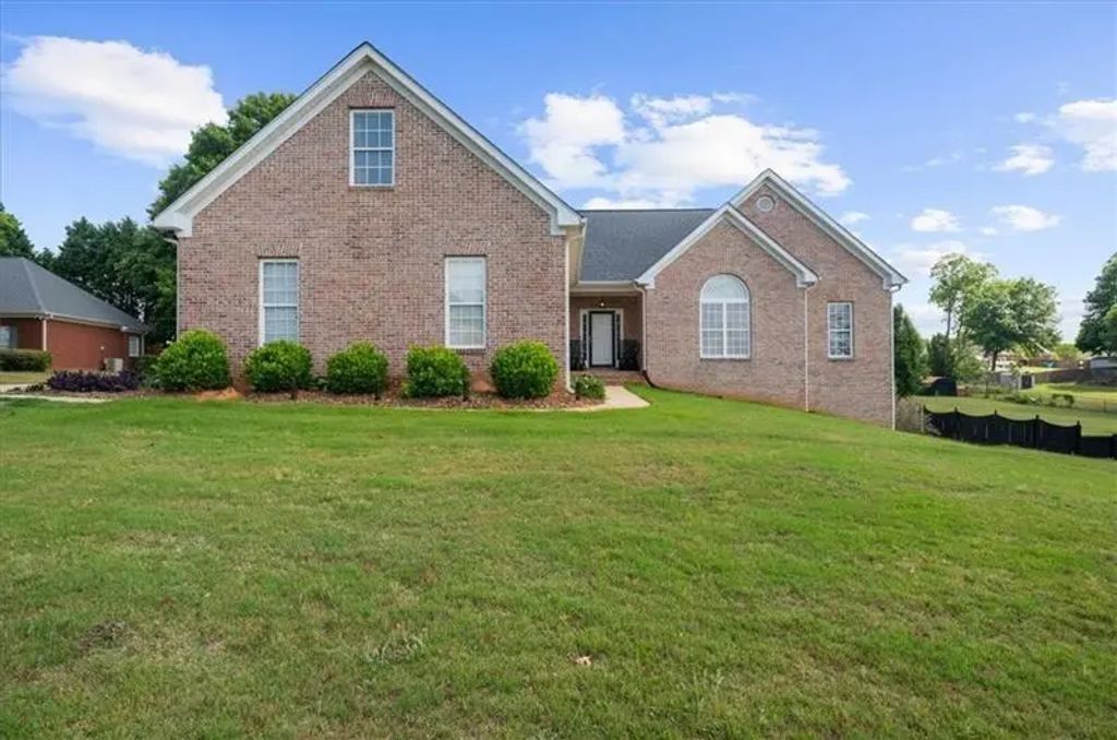 1330 Crimson Lane, Mcdonough